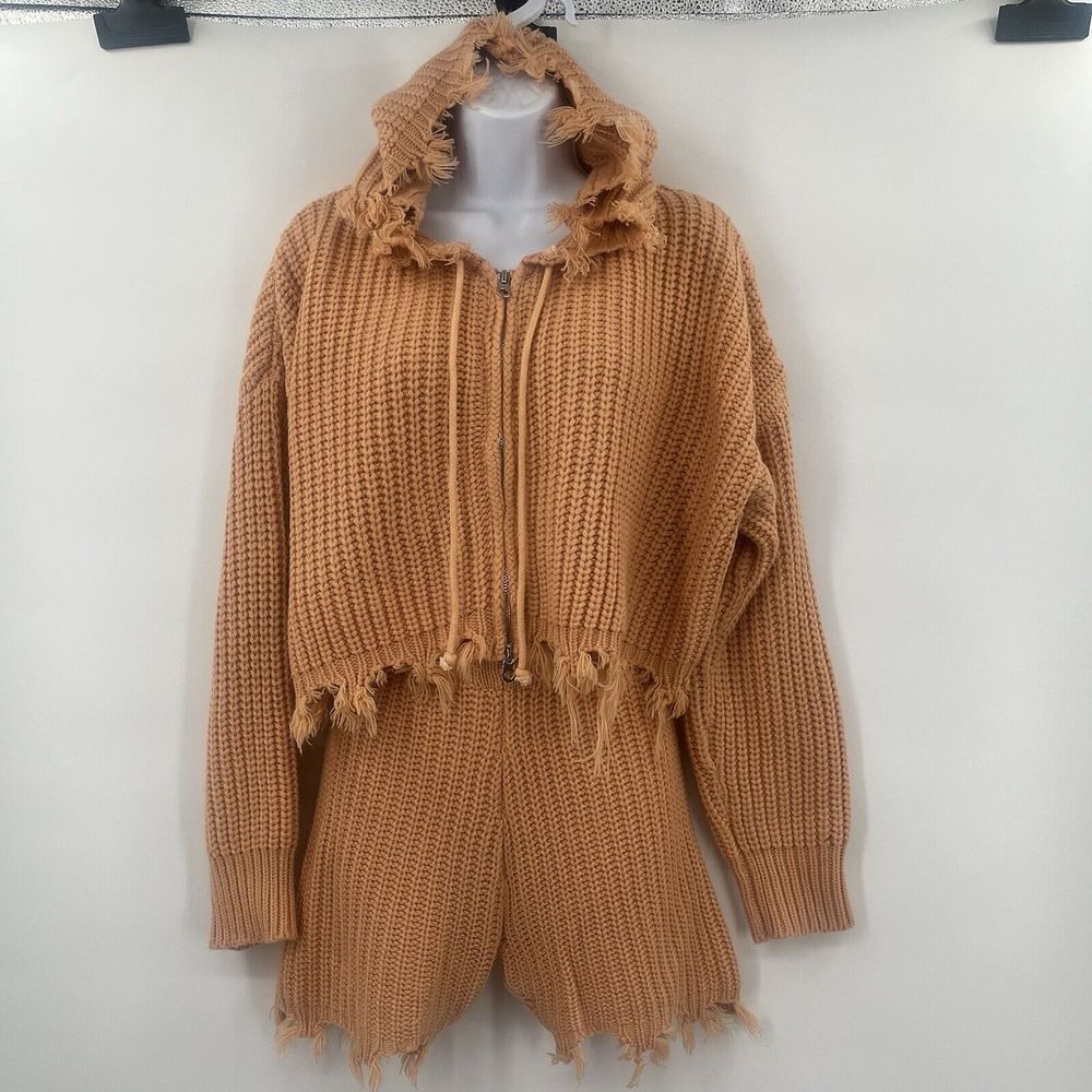 Ruve Braha Fray Knit Hoodie & Shorts Set One‎ Size